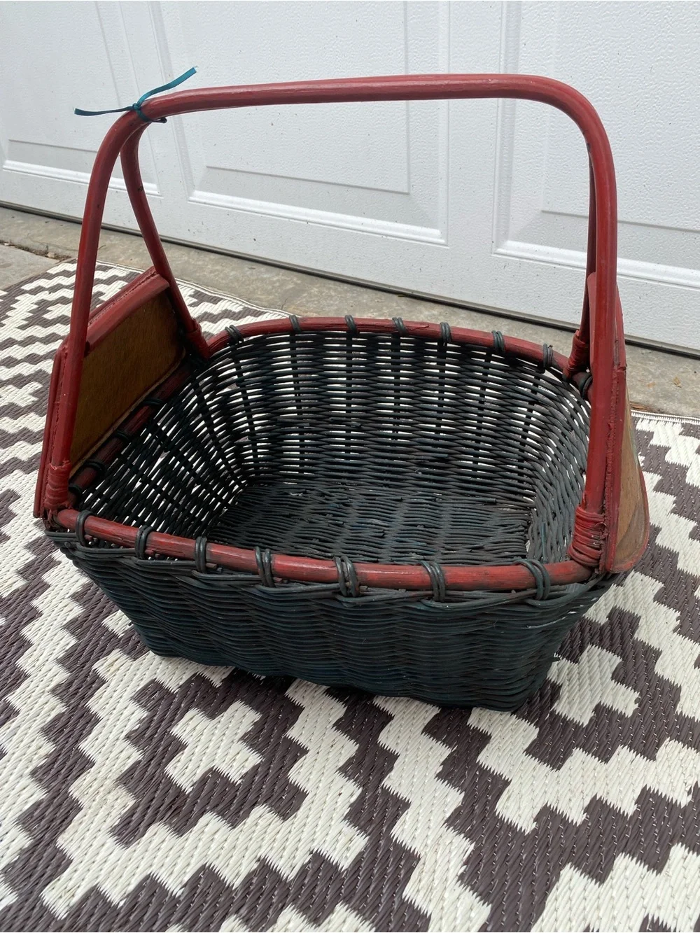 Unmarked charming vintage